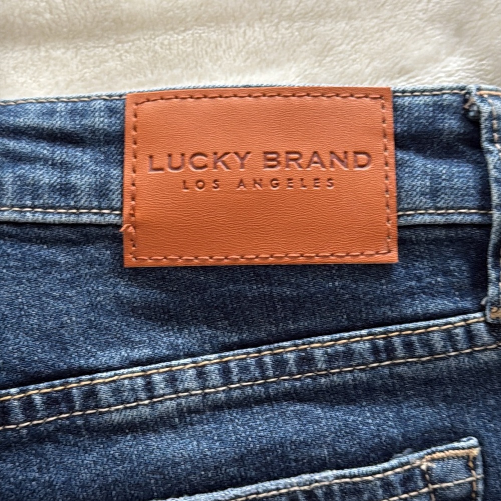 Lucky Brand “The Roll Up” Jean Shorts - Picture 3 of 11
